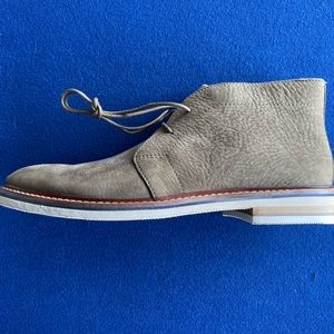 Clarks Dezmin Mid Size 7 mens chukka boots Olive Nubuck NIB